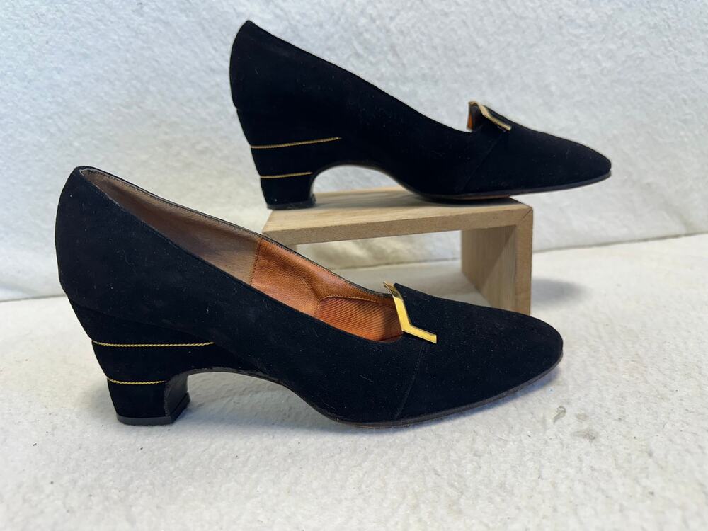 Vintage 1970's Marty Fuerst Detroit Black Suede Pumps Gold Trim Spanish SZ 7